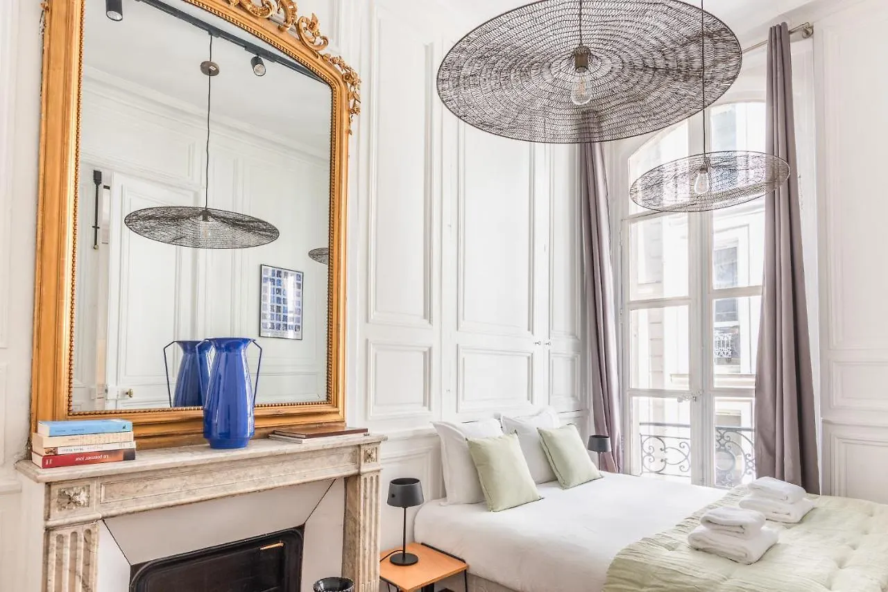 Outstanding Parisian Flat In Heart Of Paris Center Apartment